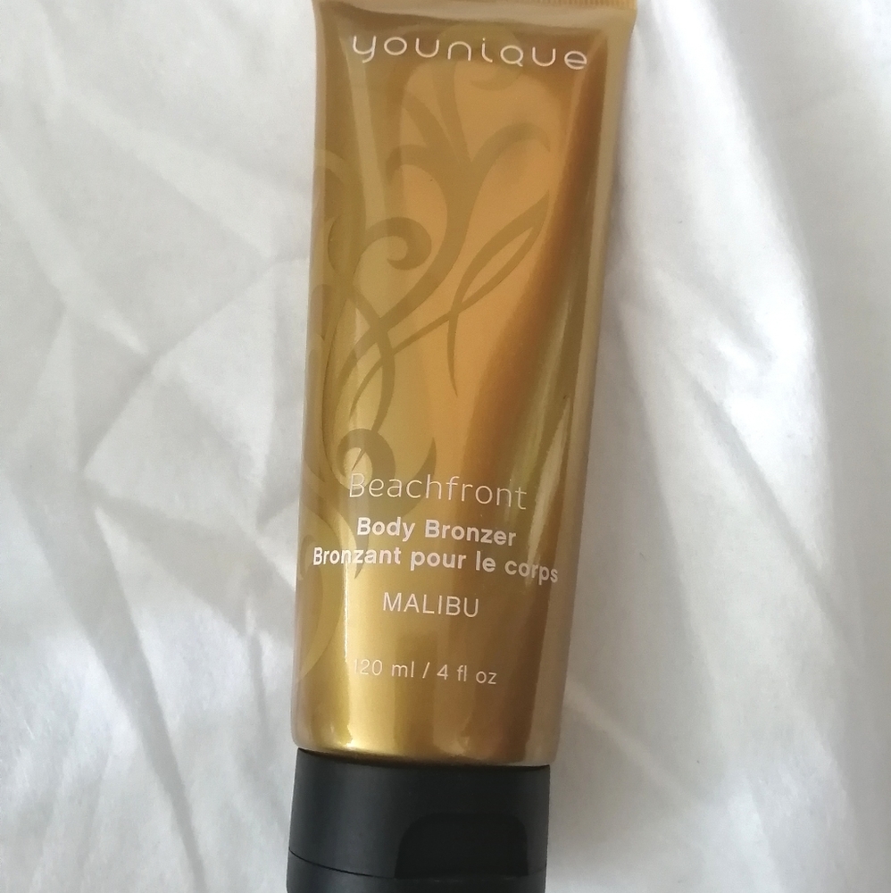 Younique Beach front Bronzer Malibu